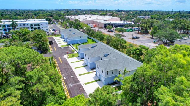 3871 Patio Court 1, Palm Springs, FL 33461