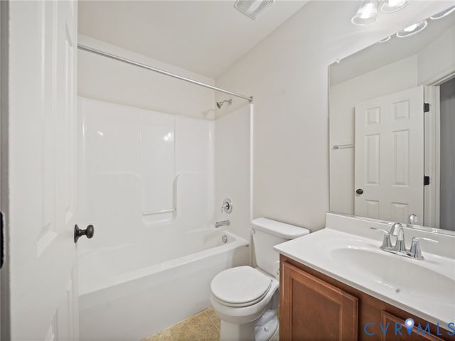 7306 Statesman Blvd, Bowling Green, VA 22546