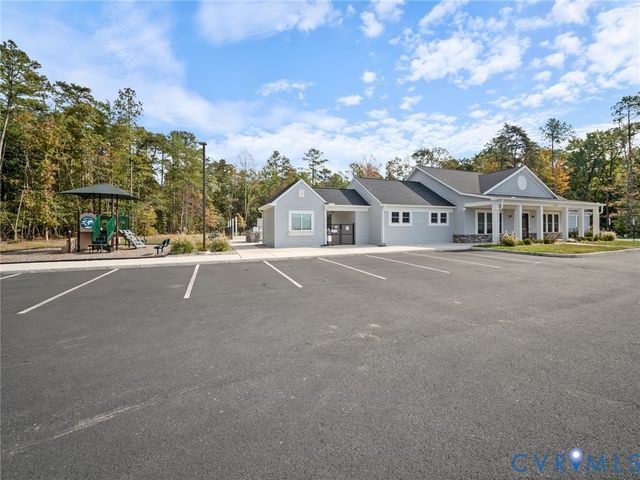 7306 Statesman Blvd, Bowling Green, VA 22546