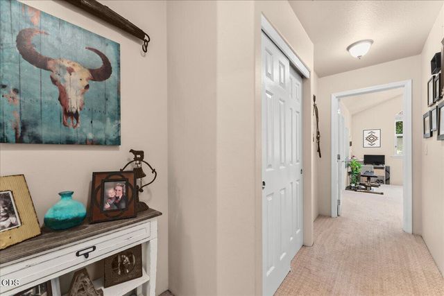 125 N 6th Street, Central Point, OR 97502