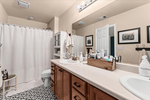 125 N 6th Street, Central Point, OR 97502