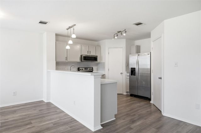 209 Rinehardt ST, Hutto, TX 78634
