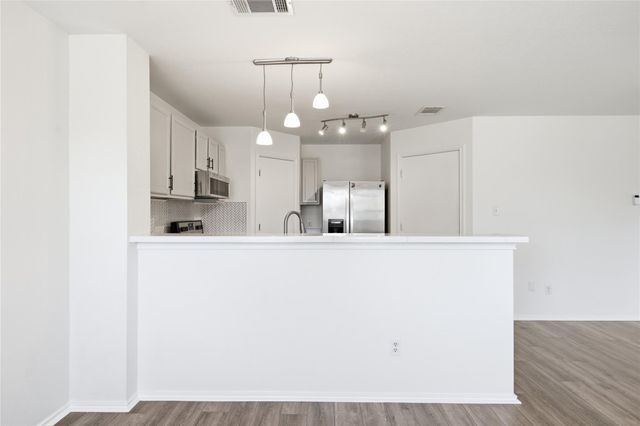 209 Rinehardt ST, Hutto, TX 78634