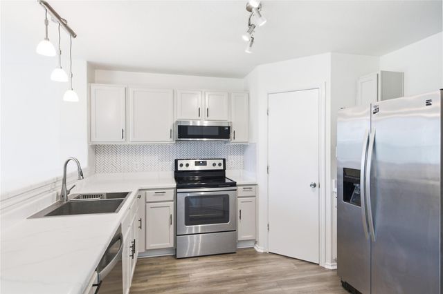 209 Rinehardt ST, Hutto, TX 78634
