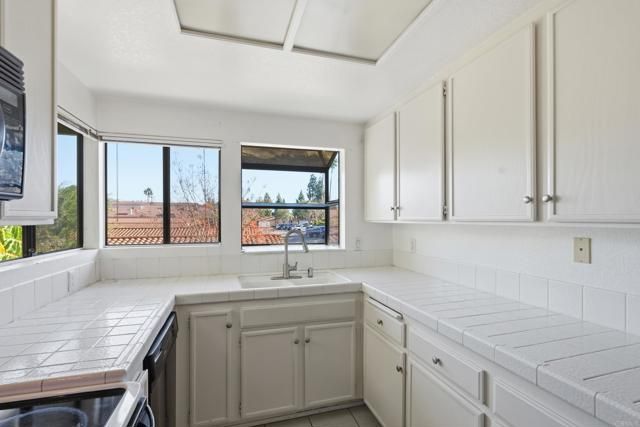 12250 Corte Sabio 2210, San Diego, CA 92128