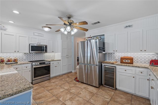 1906 Barrington Drive, Lavaca, AR 72941
