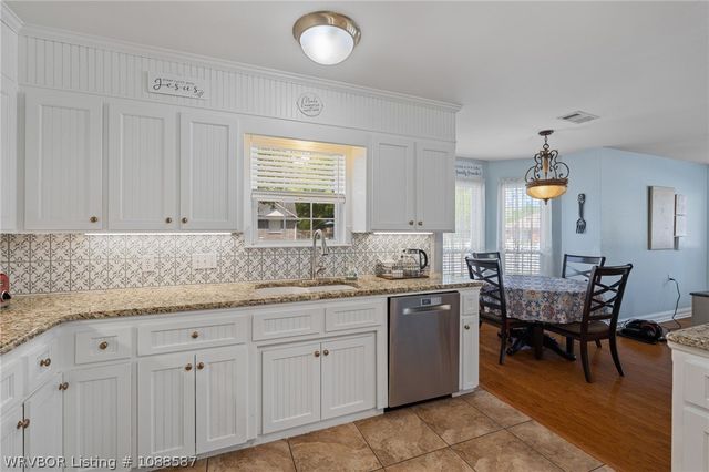 1906 Barrington Drive, Lavaca, AR 72941