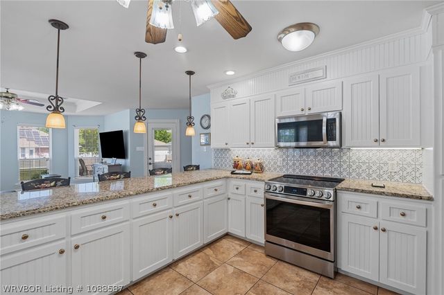 1906 Barrington Drive, Lavaca, AR 72941