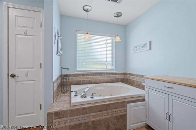 1906 Barrington Drive, Lavaca, AR 72941