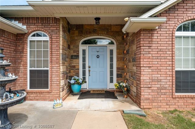 1906 Barrington Drive, Lavaca, AR 72941
