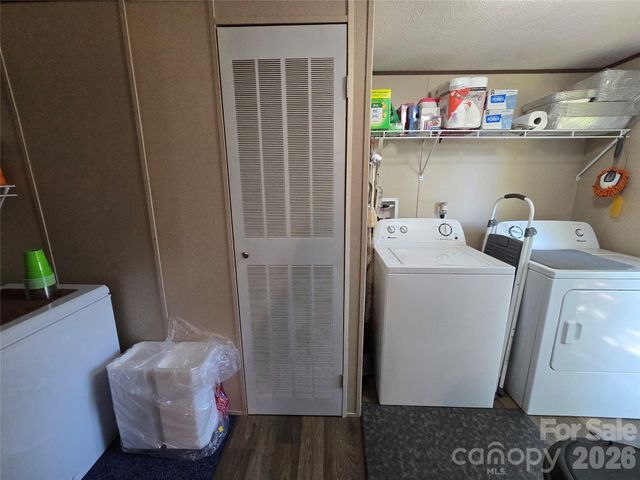 221 Turkey Pen Gap Road, Horse Shoe, NC 28742