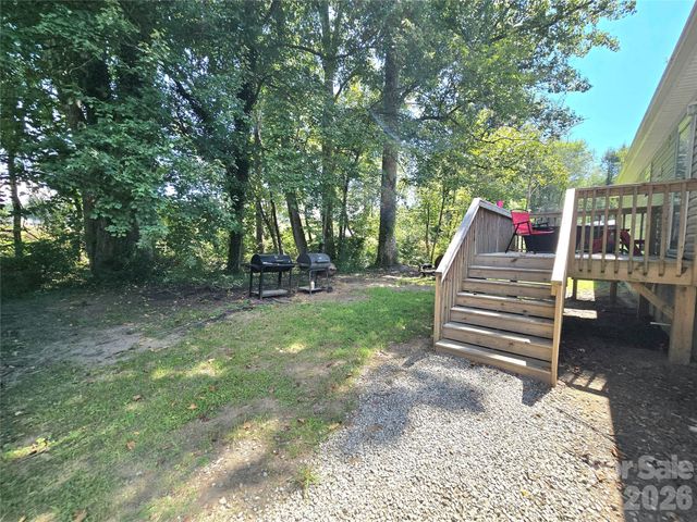 221 Turkey Pen Gap Road, Horse Shoe, NC 28742