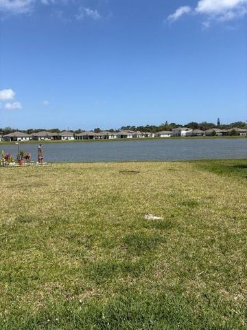 103 Pummelo Pl, Fort Pierce, FL 34981