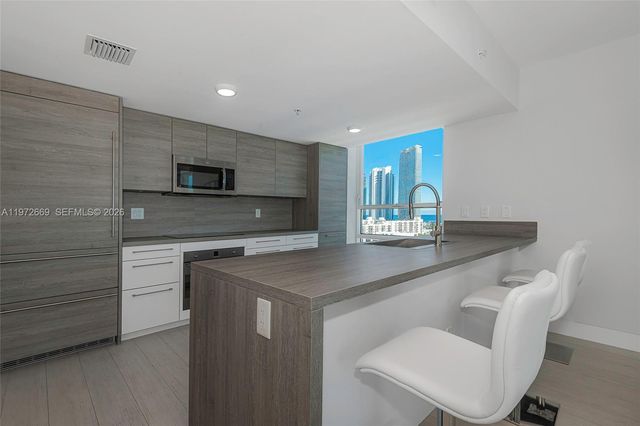 400 Sunny Isles Blvd 1222 SE CORNER UNIT, Sunny Isles Beach, FL 33160