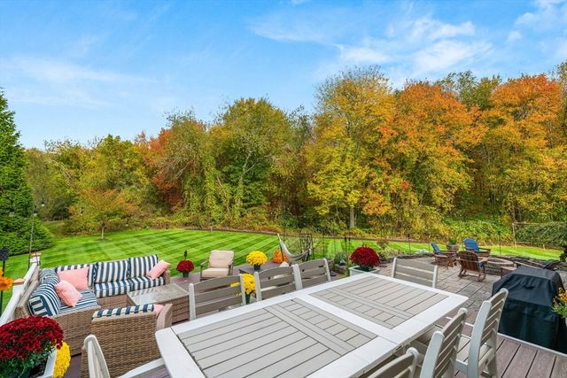 17 Sassafras, Rehoboth, MA 02769