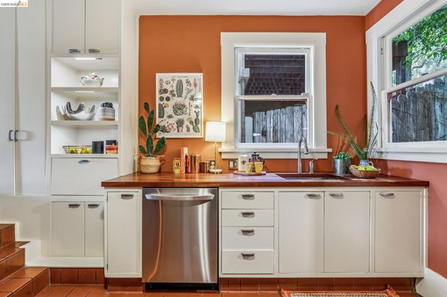 456 Stow Ave, Oakland, CA 94606