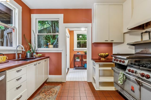 456 Stow Ave, Oakland, CA 94606