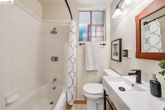 456 Stow Ave, Oakland, CA 94606