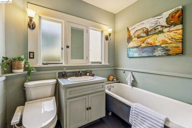456 Stow Ave, Oakland, CA 94606
