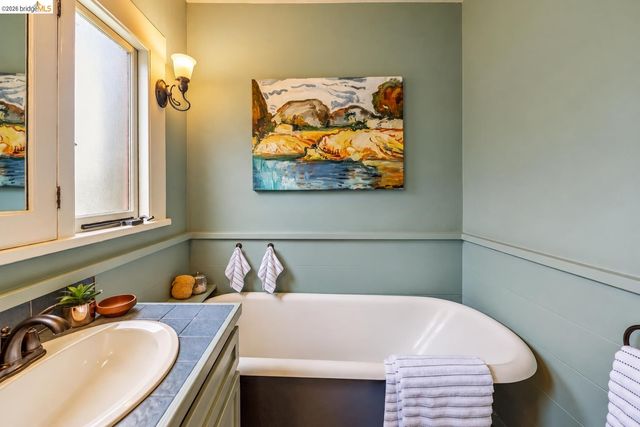 456 Stow Ave, Oakland, CA 94606