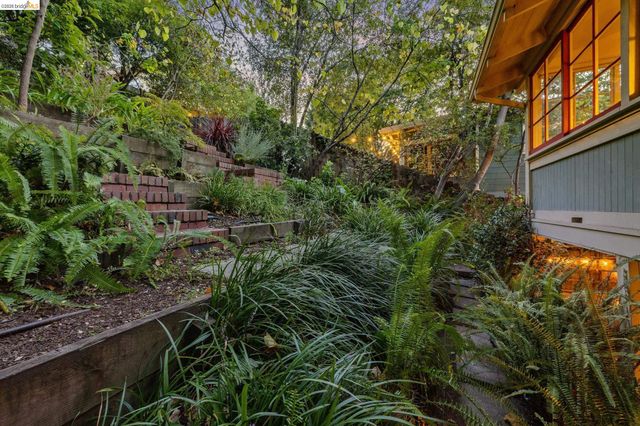456 Stow Ave, Oakland, CA 94606