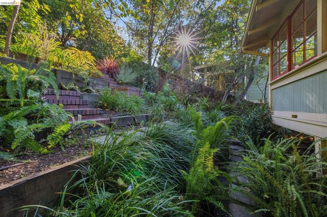 456 Stow Ave, Oakland, CA 94606