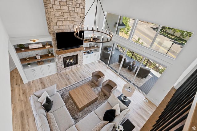 9577 S HIDDEN PINE LN, Sandy, UT 84092
