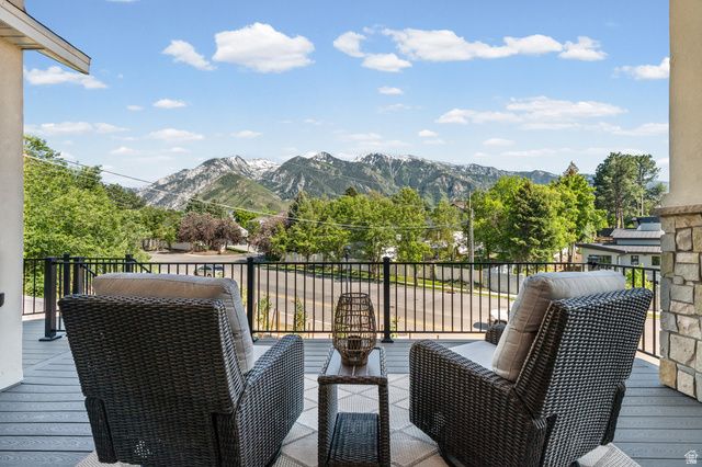 9577 S HIDDEN PINE LN, Sandy, UT 84092