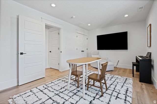 9577 S HIDDEN PINE LN, Sandy, UT 84092