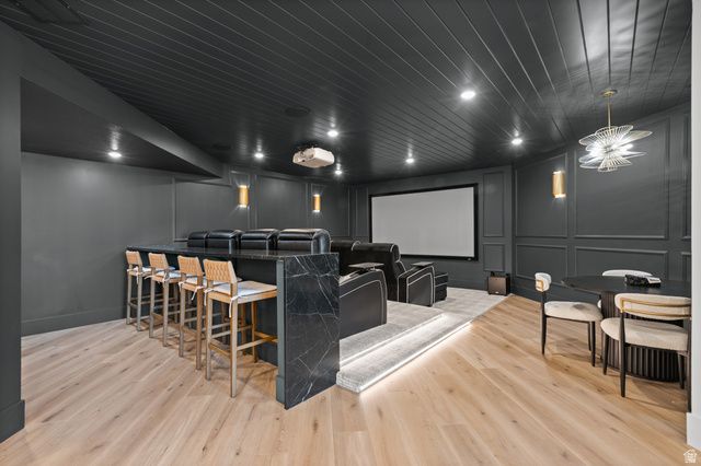 9577 S HIDDEN PINE LN, Sandy, UT 84092