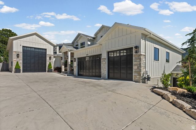 9577 S HIDDEN PINE LN, Sandy, UT 84092