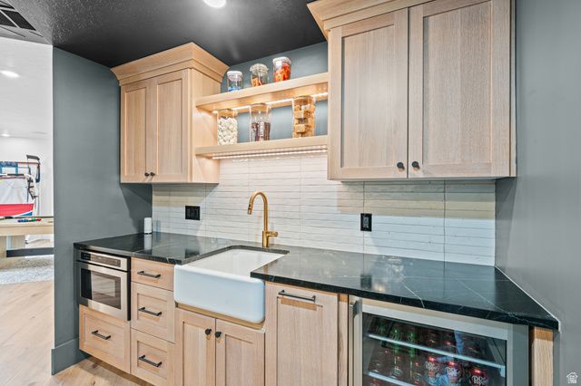9577 S HIDDEN PINE LN, Sandy, UT 84092