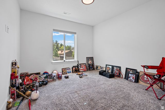 9577 S HIDDEN PINE LN, Sandy, UT 84092