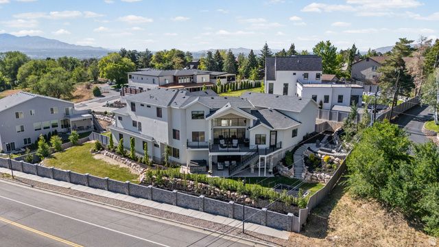 9577 S HIDDEN PINE LN, Sandy, UT 84092