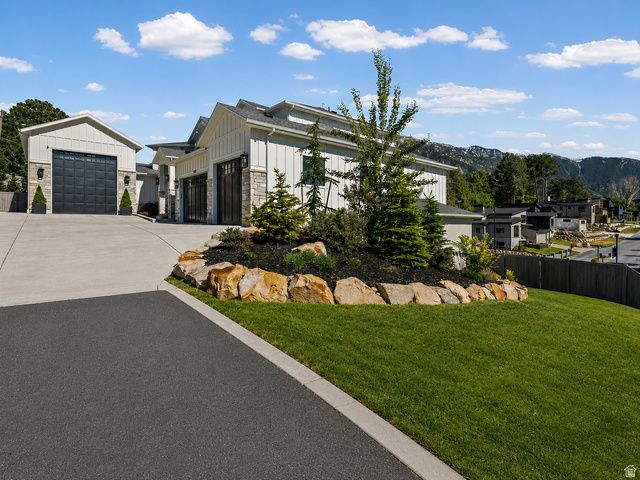 9577 S HIDDEN PINE LN, Sandy, UT 84092