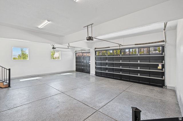 9577 S HIDDEN PINE LN, Sandy, UT 84092