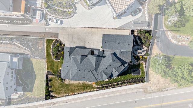 9577 S HIDDEN PINE LN, Sandy, UT 84092