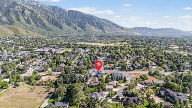 9577 S HIDDEN PINE LN, Sandy, UT 84092