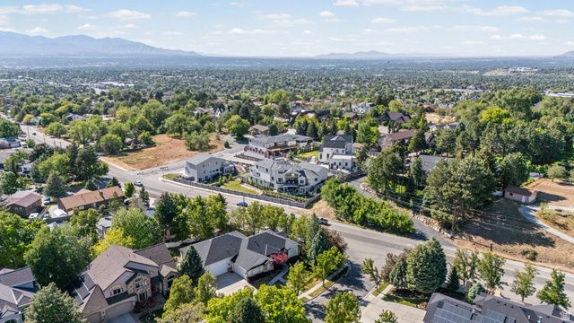 9577 S HIDDEN PINE LN, Sandy, UT 84092