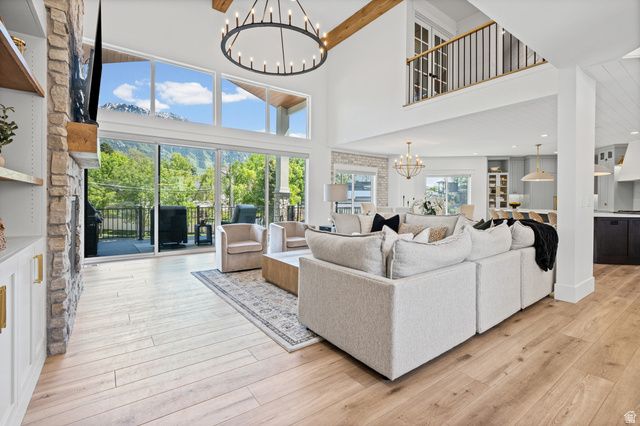 9577 S HIDDEN PINE LN, Sandy, UT 84092