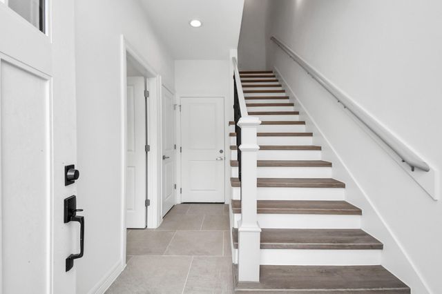 5262 Ella Boulevard 300, Houston, TX 77018