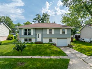 1021 Lilac Lane, Cedar Falls, IA 50613