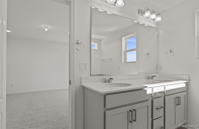 5574 East Spaniel Drive, Ann Arbor, MI 48108