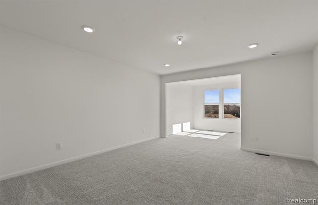 5574 East Spaniel Drive, Ann Arbor, MI 48108