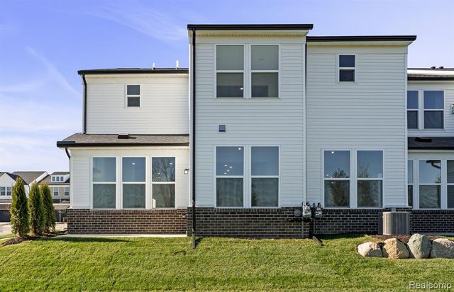 5574 East Spaniel Drive, Ann Arbor, MI 48108