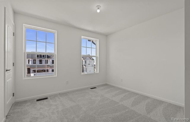 5574 East Spaniel Drive, Ann Arbor, MI 48108