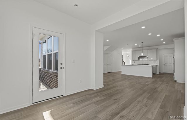 5574 East Spaniel Drive, Ann Arbor, MI 48108