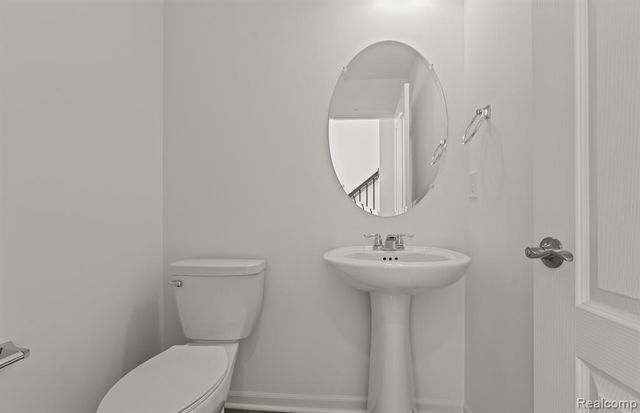 5574 East Spaniel Drive, Ann Arbor, MI 48108