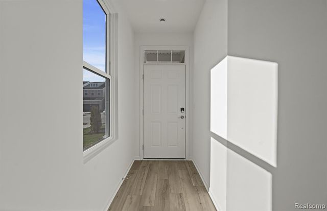 5574 East Spaniel Drive, Ann Arbor, MI 48108