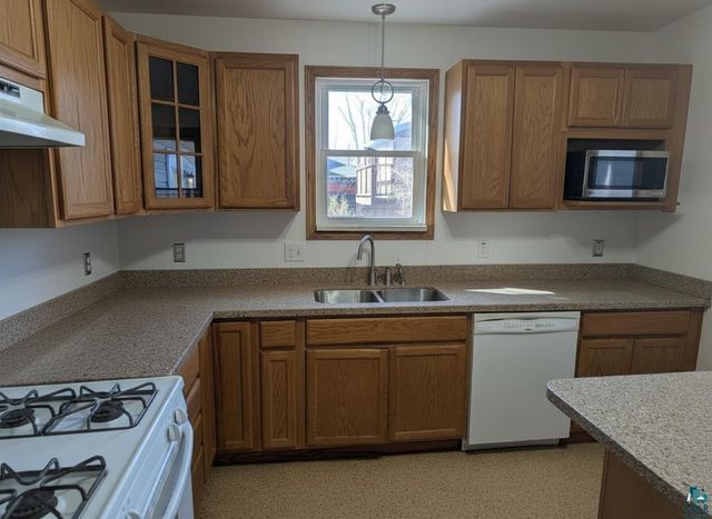 3713 3rd St, Superior, WI 54880
